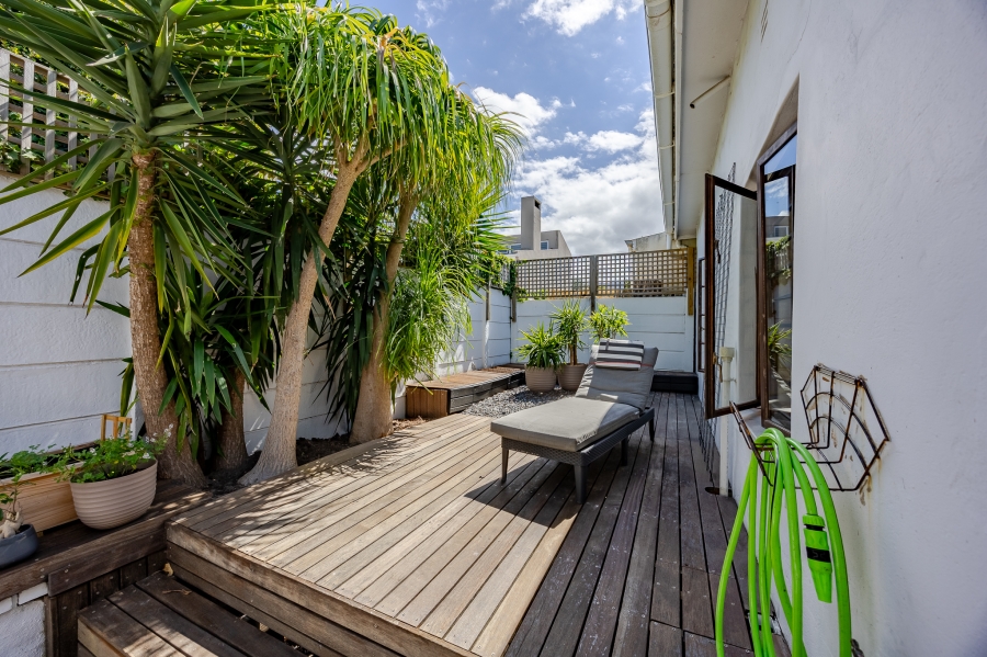 2 Bedroom Property for Sale in Harfield Village Western Cape